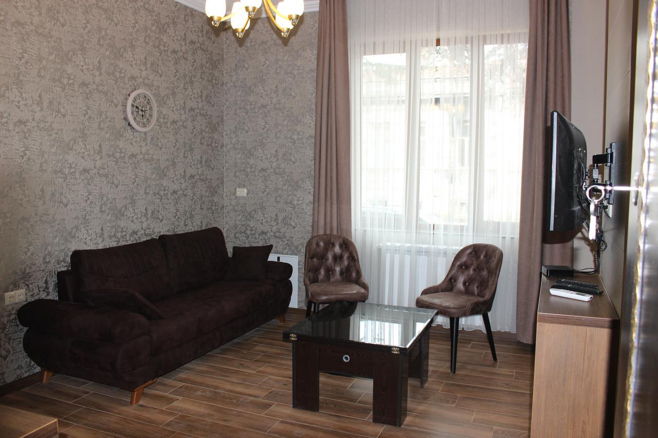 Apartment Anzi Батумі Екстер'єр фото