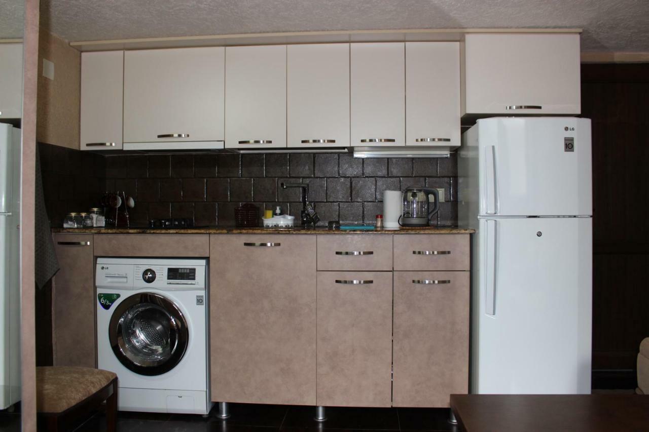 Apartment Anzi Батумі Екстер'єр фото